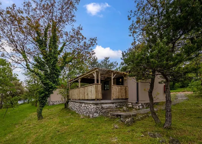 Homes Kacjak 3*